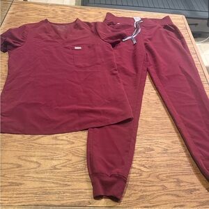Figs Women's Scrub Set in Burgundy